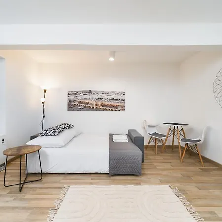Apart-studio Pod Wawelem شقة